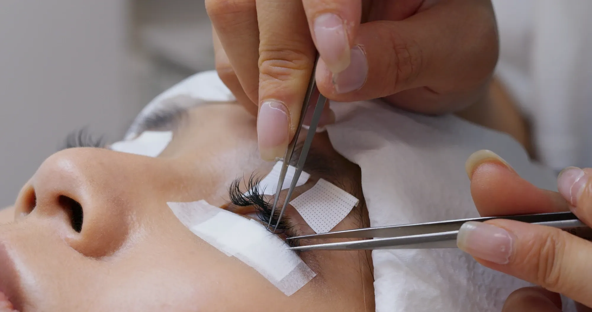 Wimpern auffüllen bei Beauty Hair & Skin in Garbsen