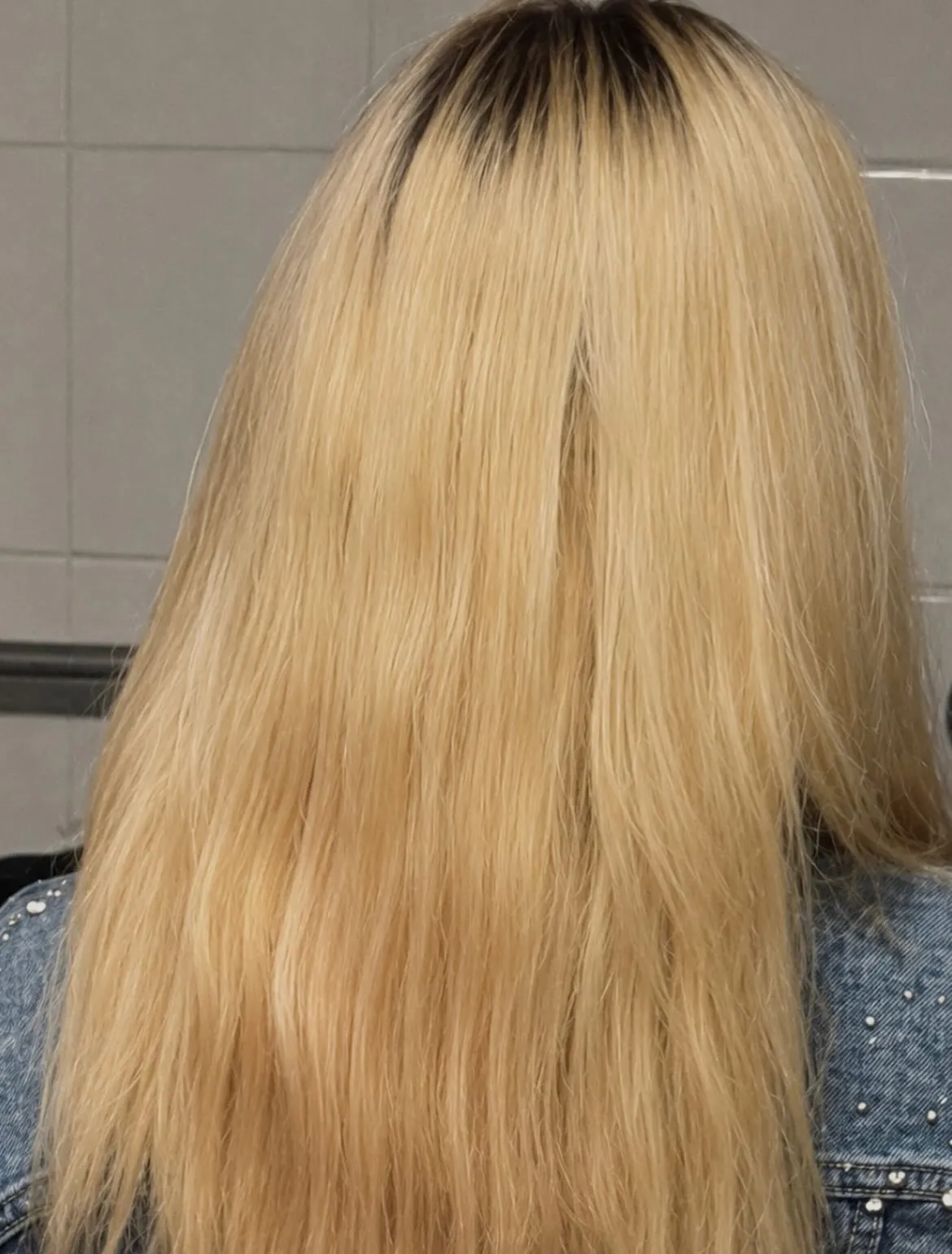 Damenhaarschnitt – Vorher